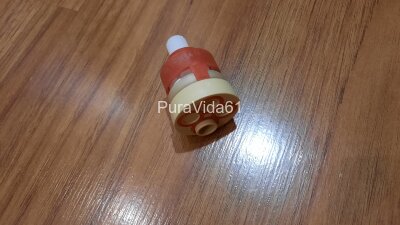 Paffoni Переключатель позиций ZVIT050 Размеры: Диаметр мм.30 Общая высота от штока мм.45. Основание с соединительным штифтом. Штифт для ручки из ПВХ. Подходит для серии Paffoni LEVEL.